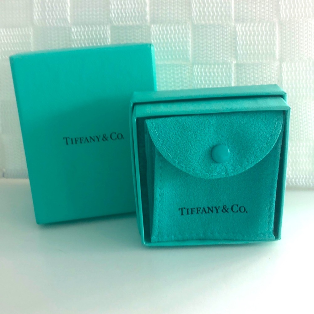 Tiffany box’s with bags and filling